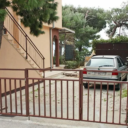 Apartment By The Sea Nemira, Omis - 5884 Tice